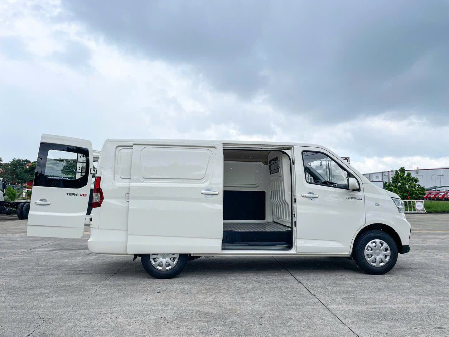 TERA V8 Hàng Hiếm: Cơ Hội Độc Quyền Sở Hữu Tại Ô Tô Thái Phong – Giá Trị Vượt Thời Gian