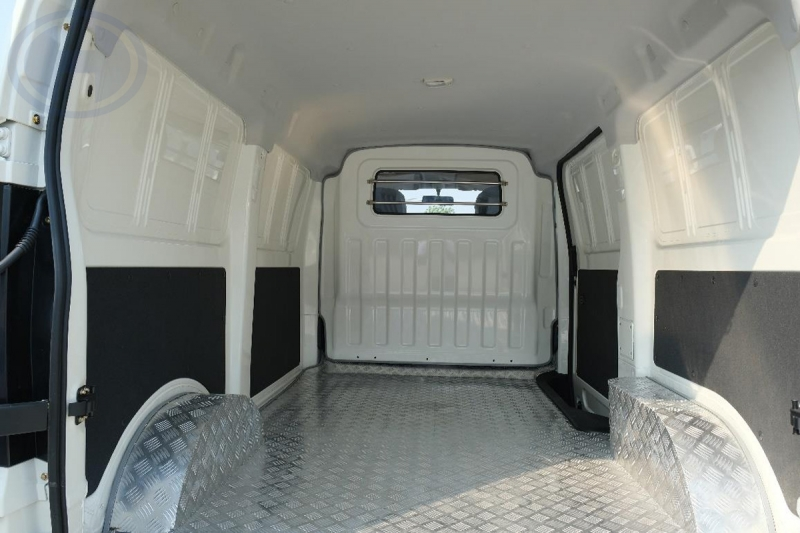 Tera V8 2 chỗ xe tải van – Giải pháp vận tải tối ưu cho doanh nghiệp và hộ kinh doanh