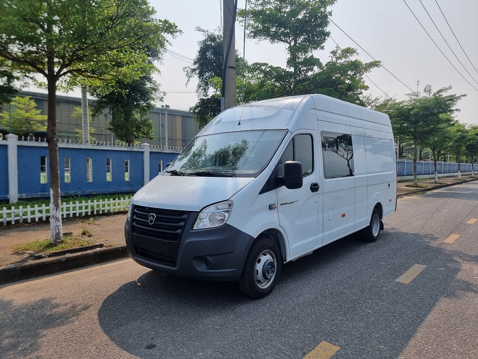Tại Sao Nên Chọn Thuê Xe 19 Chỗ Có Tivi?